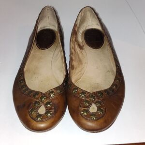 Frye Emma Honeycomb Studded Flats size 8